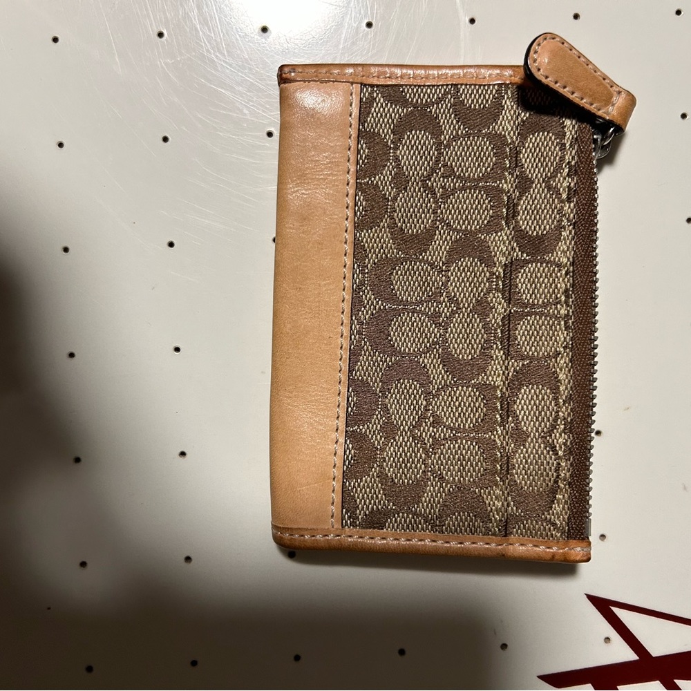 Classic Coach Coin Purse - Picture 2 of 3